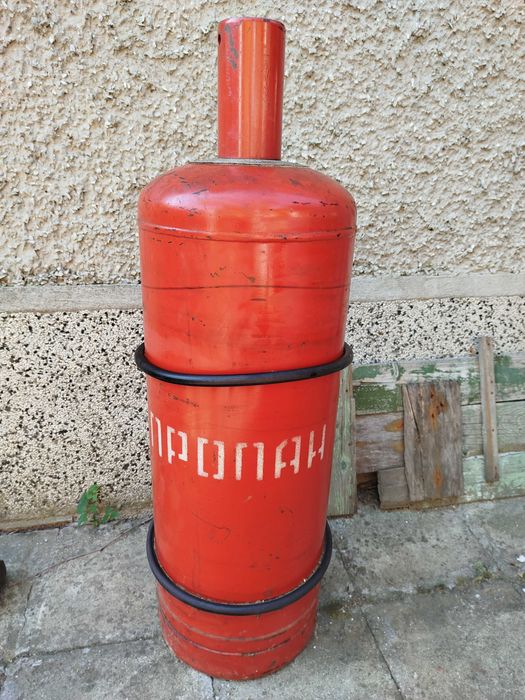 Продавам газови бутилки 50 л.