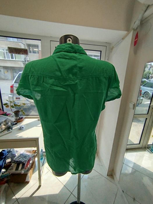 Зелена риза с къс ръкав