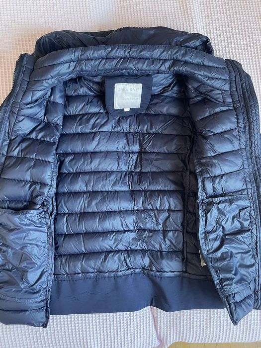 Дамско тъмносиньо яке, размер S, подходящо за пролет-есен.