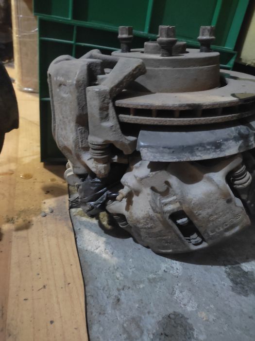 Audi B4 запчасти 1992 год