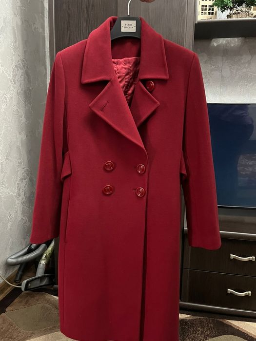 Пальто красное шерсть