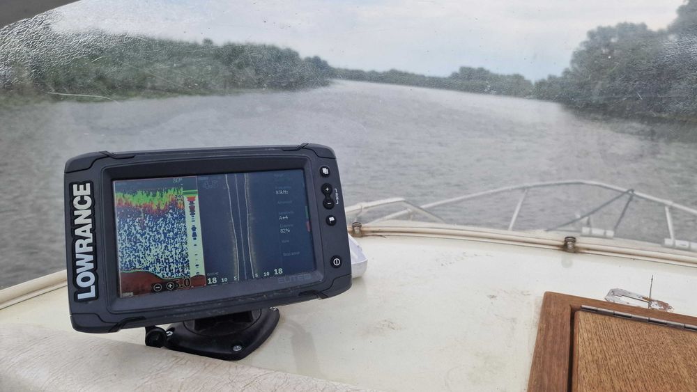 Vand barca cabinata Family 560 cu motor Suzuki 115CP nou si peridoc.