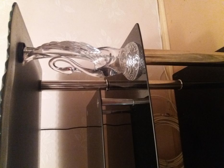 Продам подставку под телевизор.