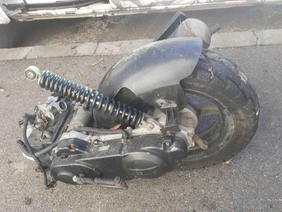 Vând motor scuter 4 timpi