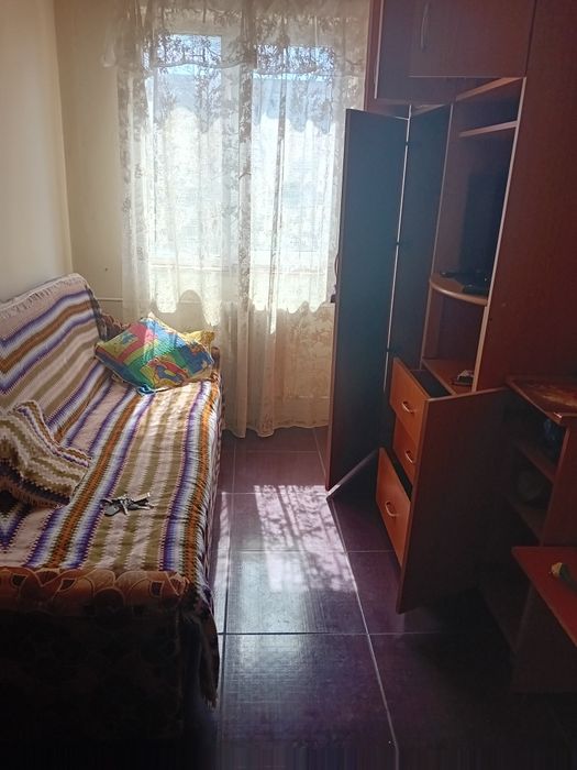 Vând camera camin Valea Roșie