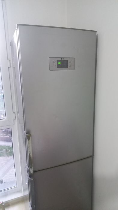 Продаю холодильник