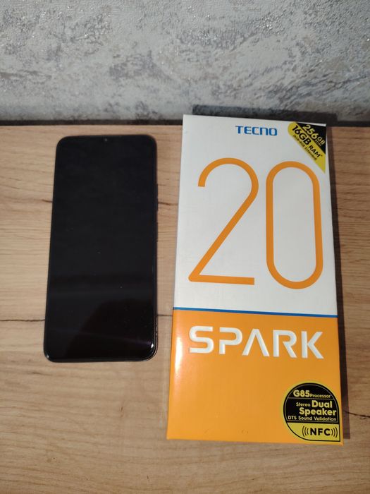 Телефон Тесno Spark 20