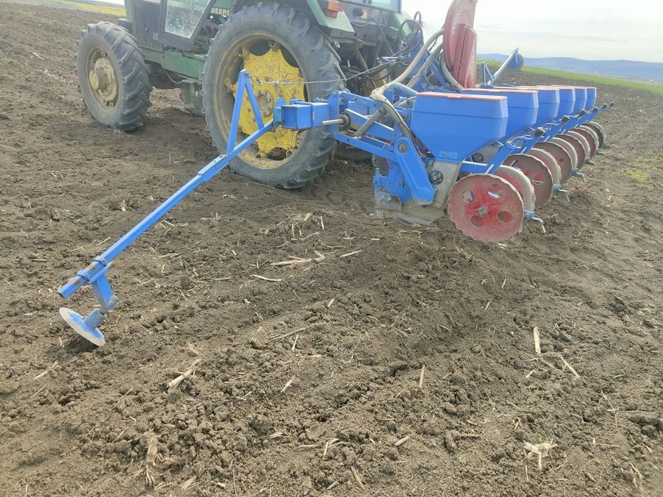 Vând semănătoare monosem 6 randuri