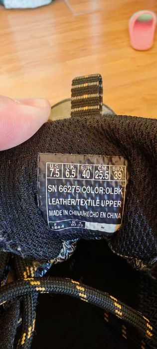 Adidași  de  sezon Noi și Purtați