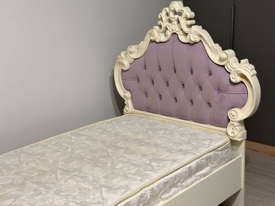 Продам кровать для детской с матрасом