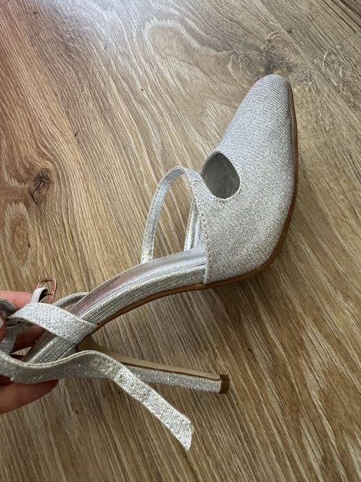 Дамски обувки на ток