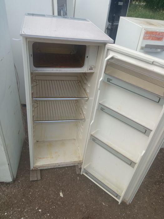 Продам рабочий холодильник
