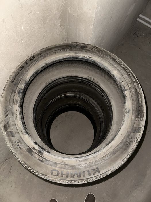 Kumho 235/45 R18 94V