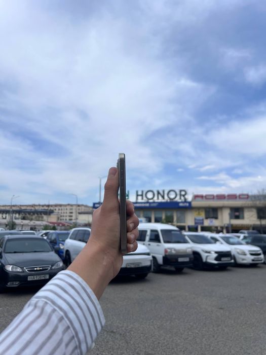 iPhone 15 pro ideal qadalgani