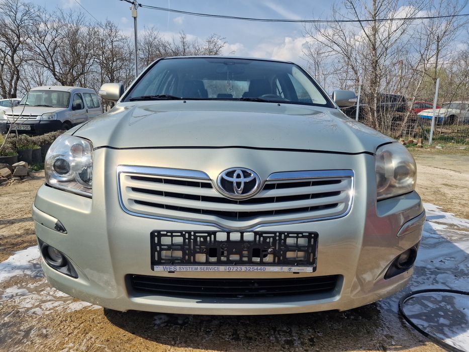 Far stanga Toyota Avensis t25 an 2003-2009