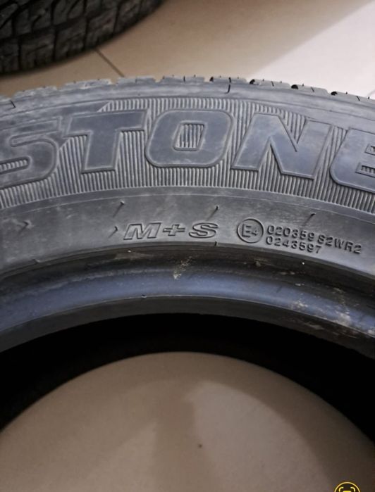 Шины Roadstone 255.60.р17 пара