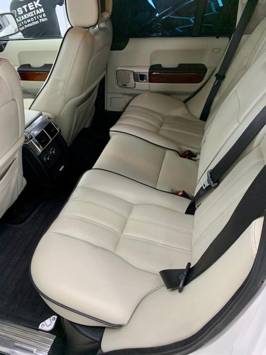 Транспориное средво автомобиль джип