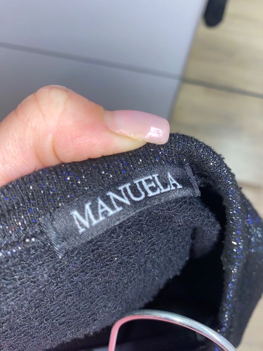 Рокля тъмно син цвят с много блясък