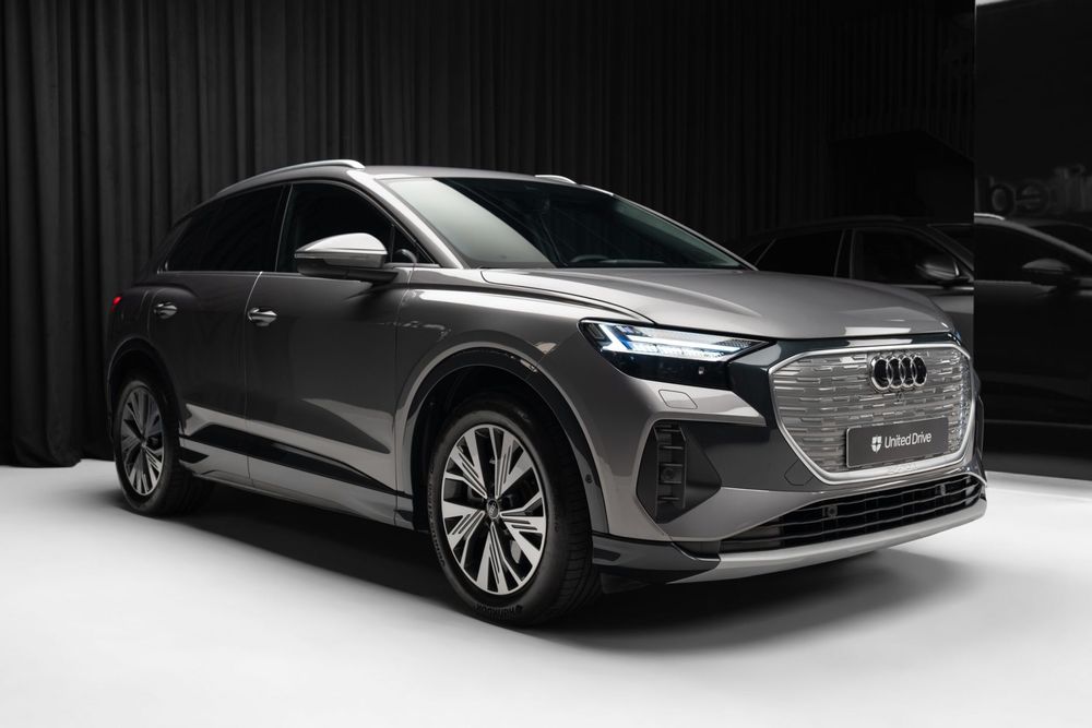 Audi Q4 e-tron Audi Q4 45 e-tron