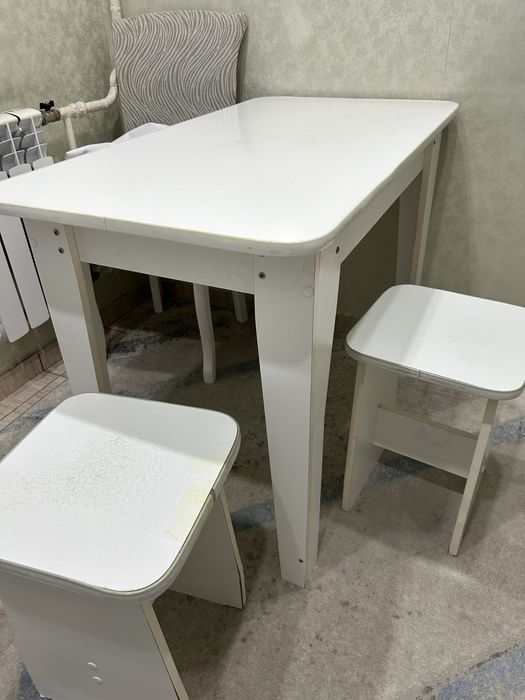 Стол кухонный, 55 на 100. 7 тыс