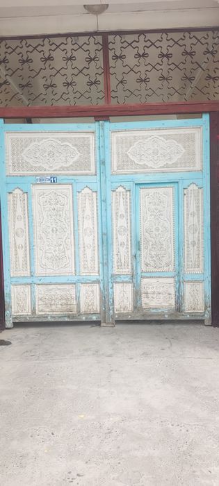 Darvoza sotiladi qalin yoğoch darvoza srochni 150$ sotiladii