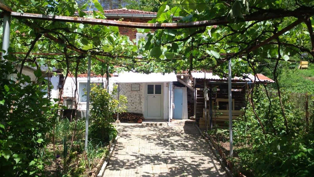 Продава се Къща в с. Лява река, Област Стара Загора - 100 кв.м за 300 €/кв.м - Снимка #3