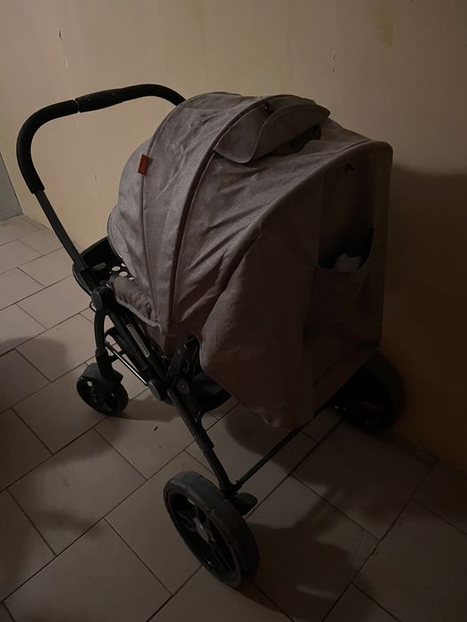 Продаю детскую коляску