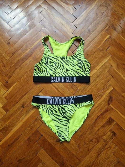 Детски бански 2 части CALVIN KLEIN размер  12 - 14 години