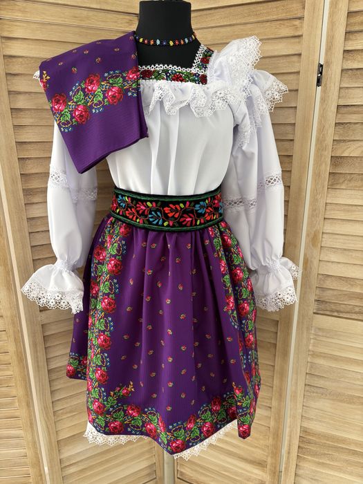 Costum popular pentru femei de Maramures complet