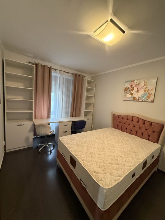 Inchiriez apartament cu 3 camerepe faleza