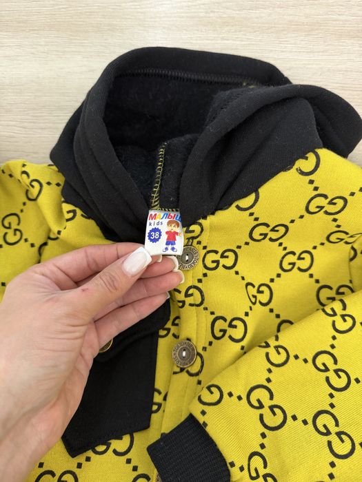 Продам новые костюмы