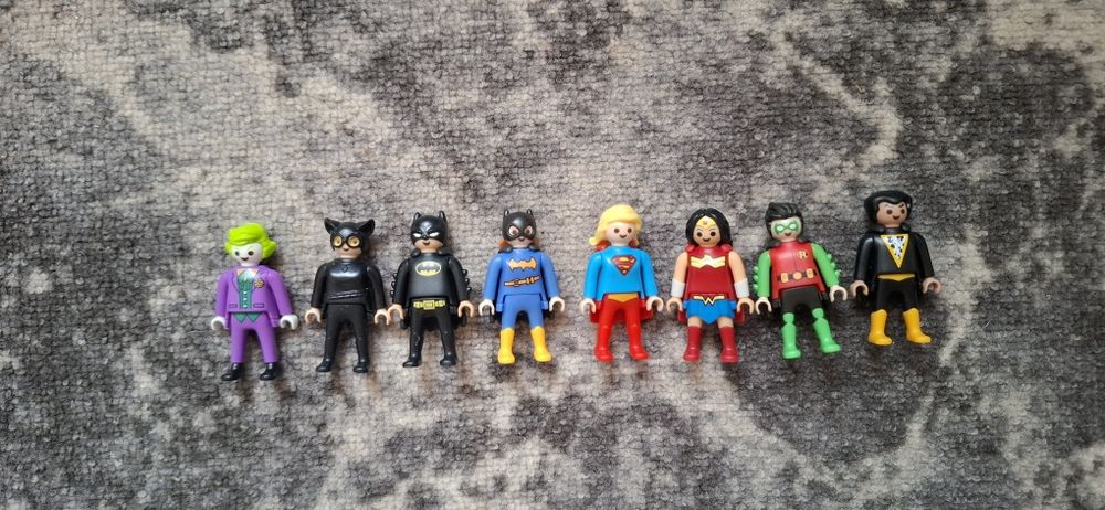 Фигурки DC киндер