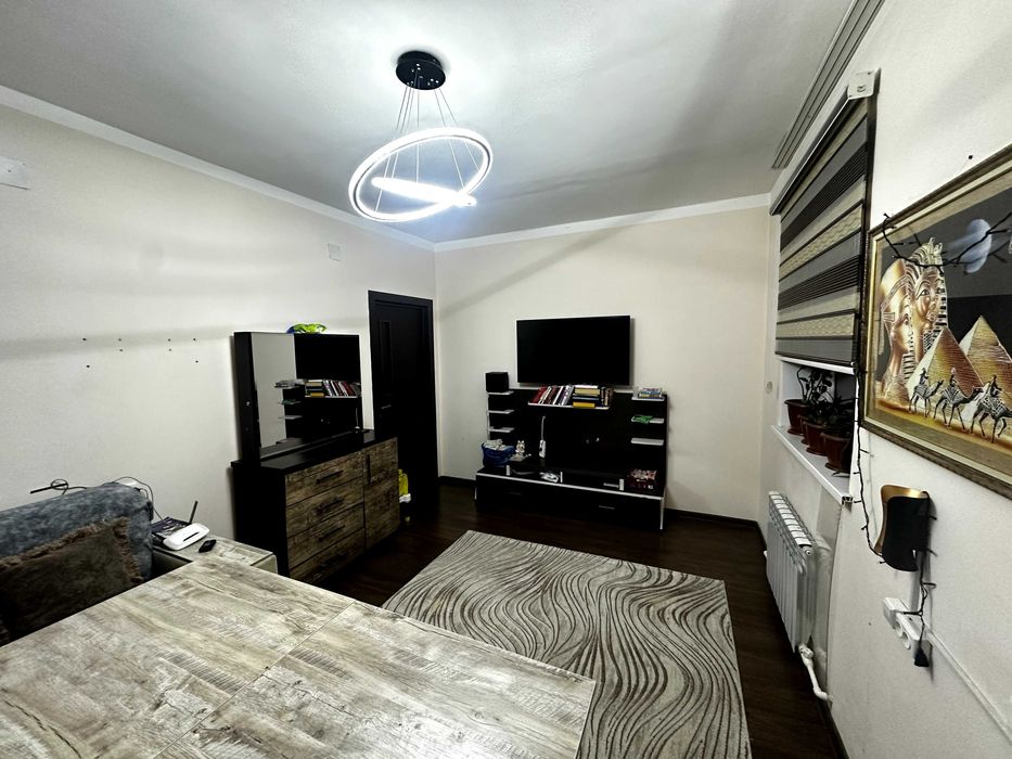 Уз уйимми сотаман СРОЧНО Янгихает 7А, 3 хона 1 этаж  - 70 000 у/е