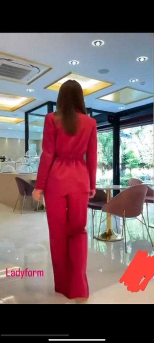 Продается женский  костюм  двойка Турция размер 36-38