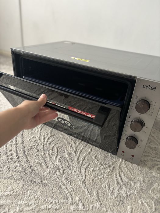 Продам Духовую печь Artel 42литра