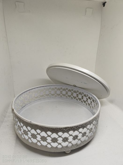 Cutie bijuterii/cadou capac lemn, carcasa metal