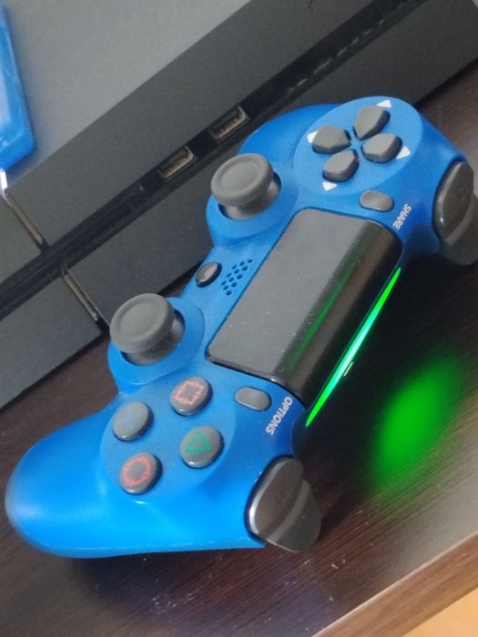 Ps4 plus the last of us cu controller