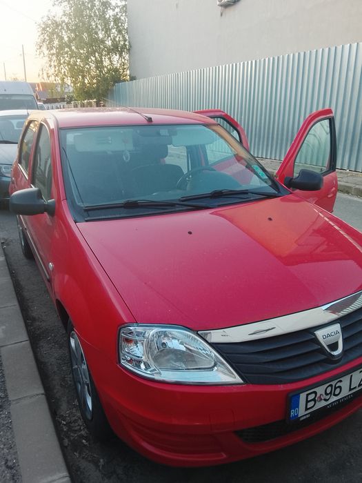 Vând Dacia Logan