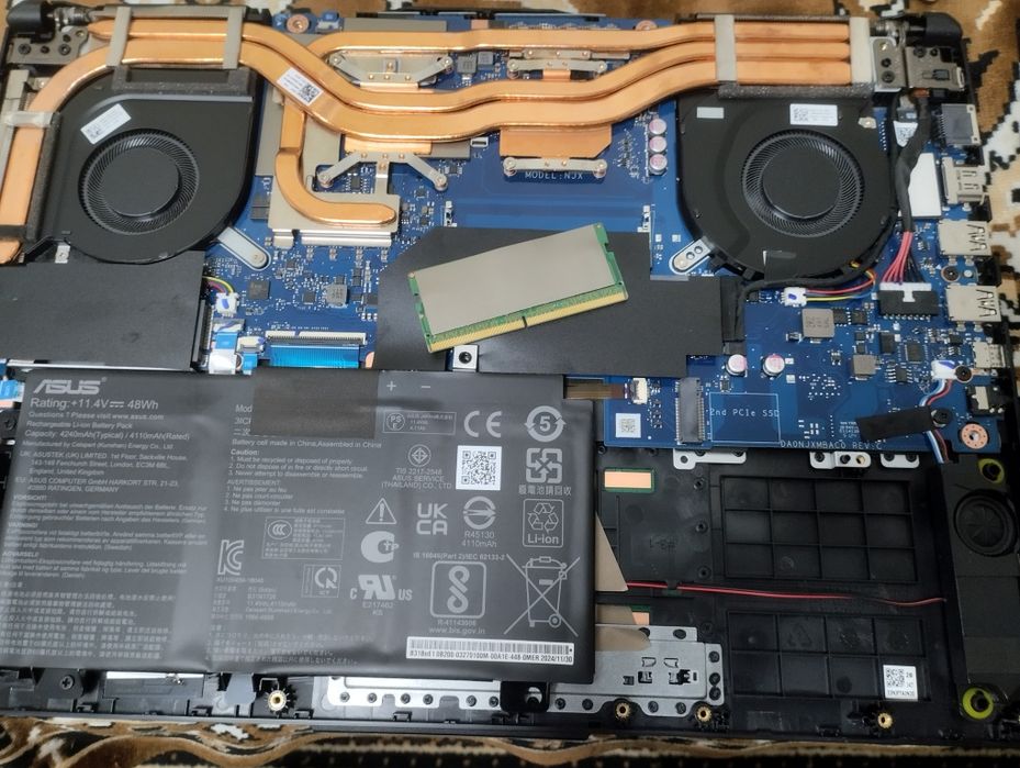 Продам ОЗУ ddr5 , новая