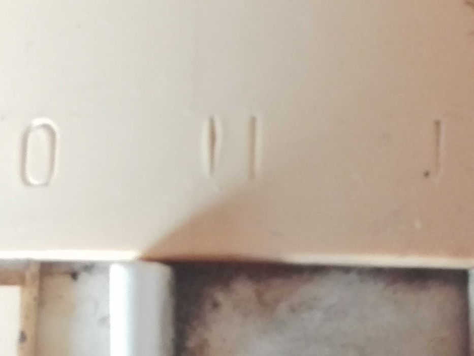 Два ретро вентилатора , ел. запалка и стара емайлирана табела .