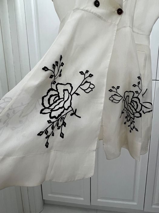 Vand rochie organza cu broderie