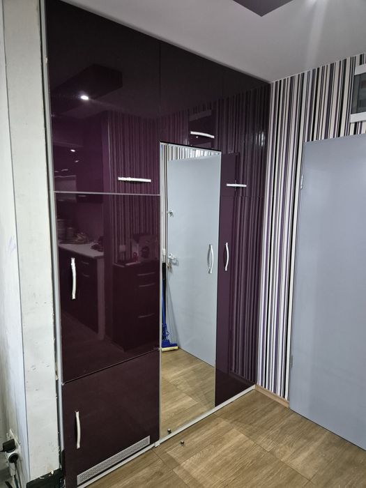 Врати от кухня и от два гардероба.