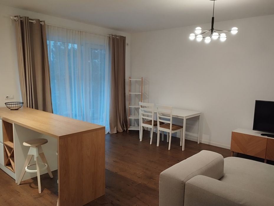 Proprietar dau in chirie ap. 2 camere in Record Park