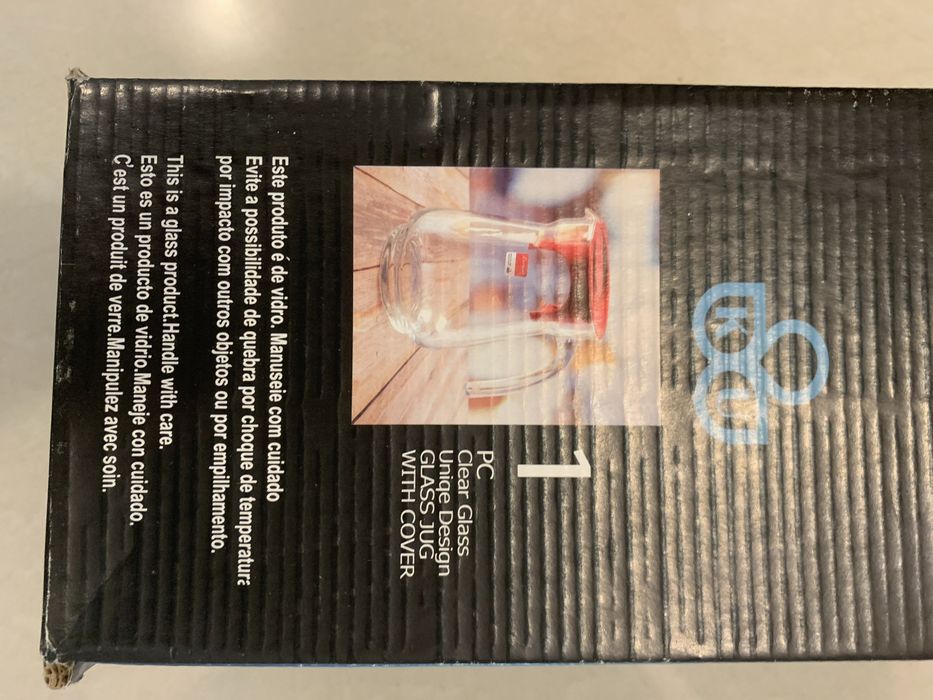 Vand carafa sticla cu capac 1 l