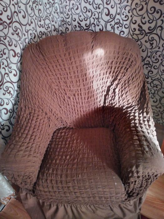 Продам диван с двумя креслами