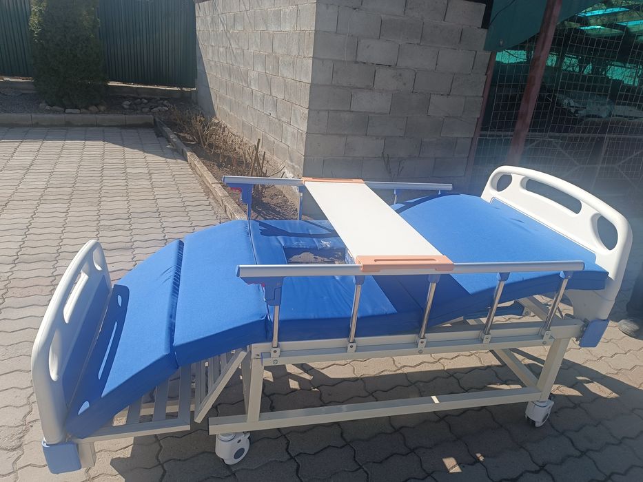 Медицинская кровать