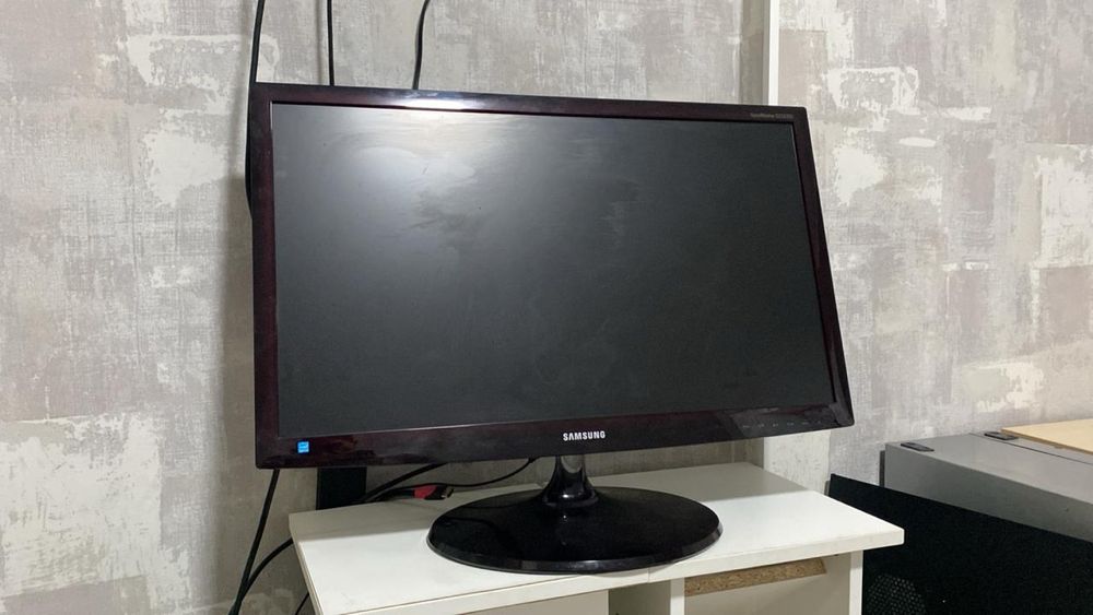Монитор FullHD 27 дюймов Samsung