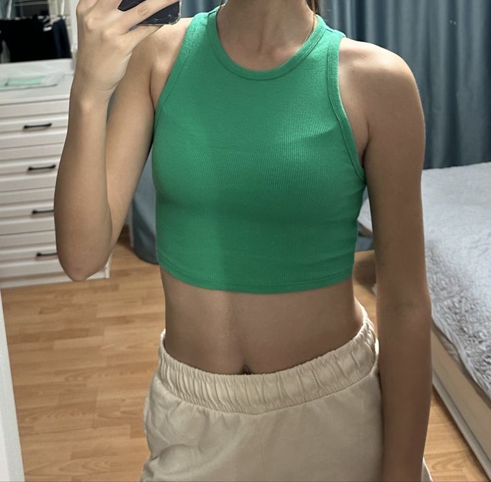 Короткие кроп топы