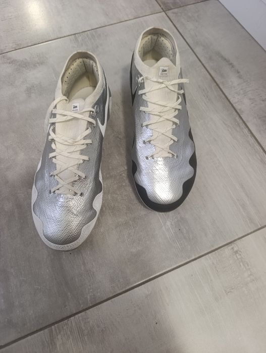 Adidași cu crampoane de iarbă mărimea 38