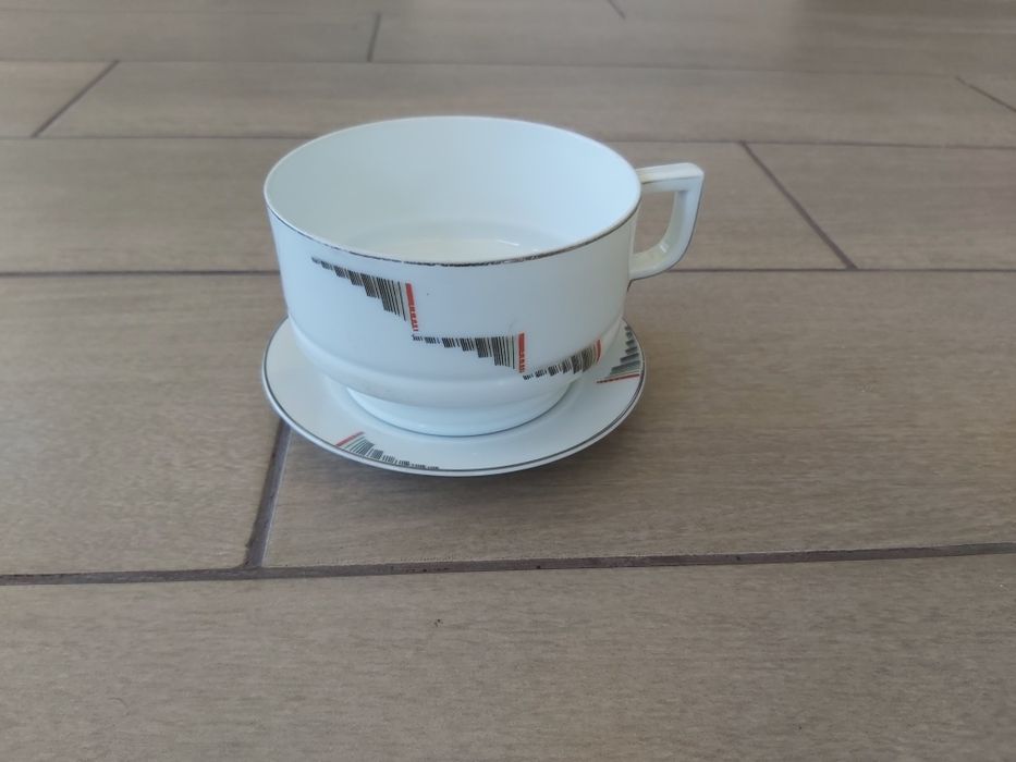 Căni, farfurioare și zaharniță porțelan vechi cehoslovac